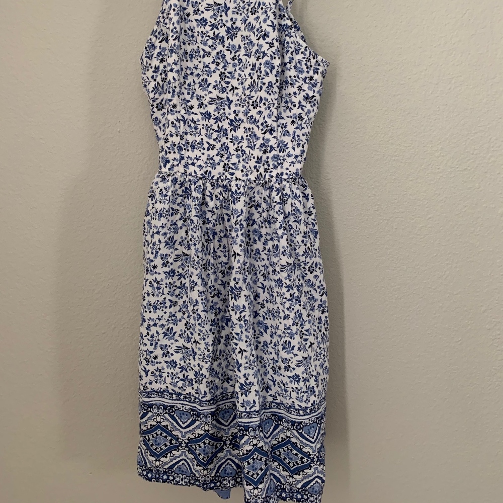 white flower printed Hollister dress